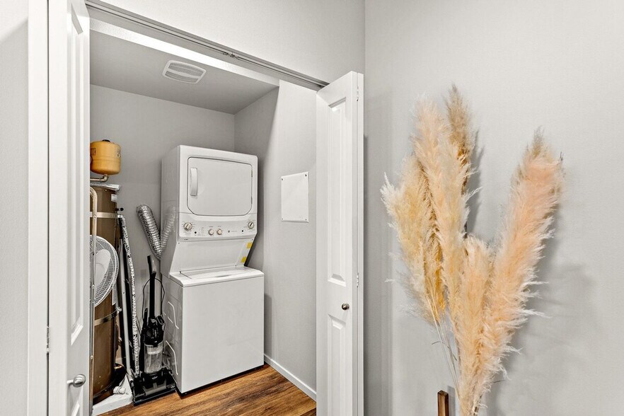 Building Photo - 624 E 32nd St