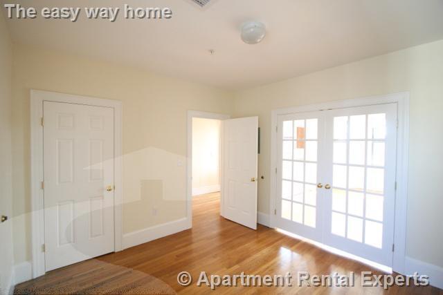 Building Photo - 881 Massachusetts Ave