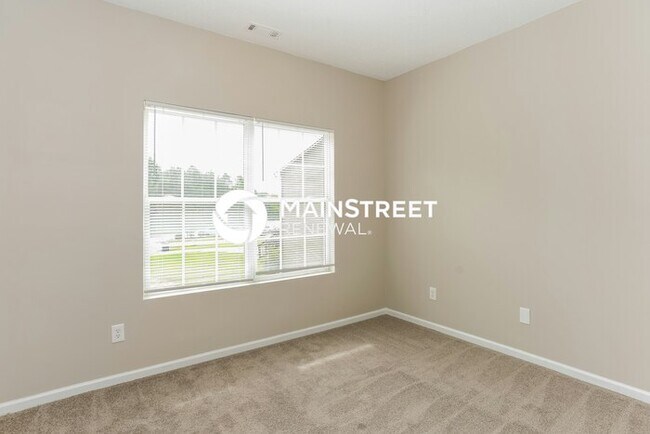 Building Photo - 4 Bedroom Pet-Friendly Home in Newnan, GA ...