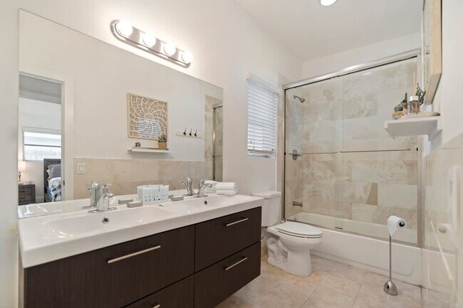 Building Photo - 20010 Highland Lakes Blvd