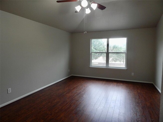 Building Photo - 1110 Willowbrook Dr