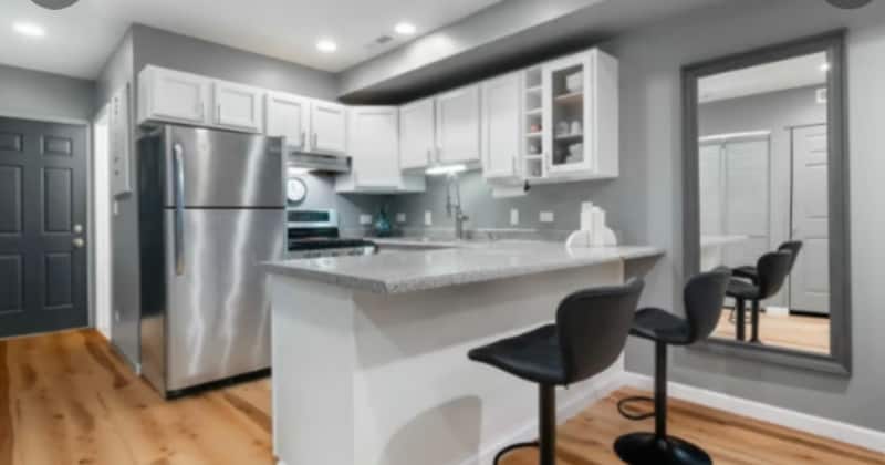 Building Photo - 2321 W Harrison St