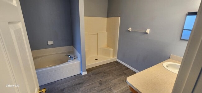 Building Photo - 27 La Mancha Dr