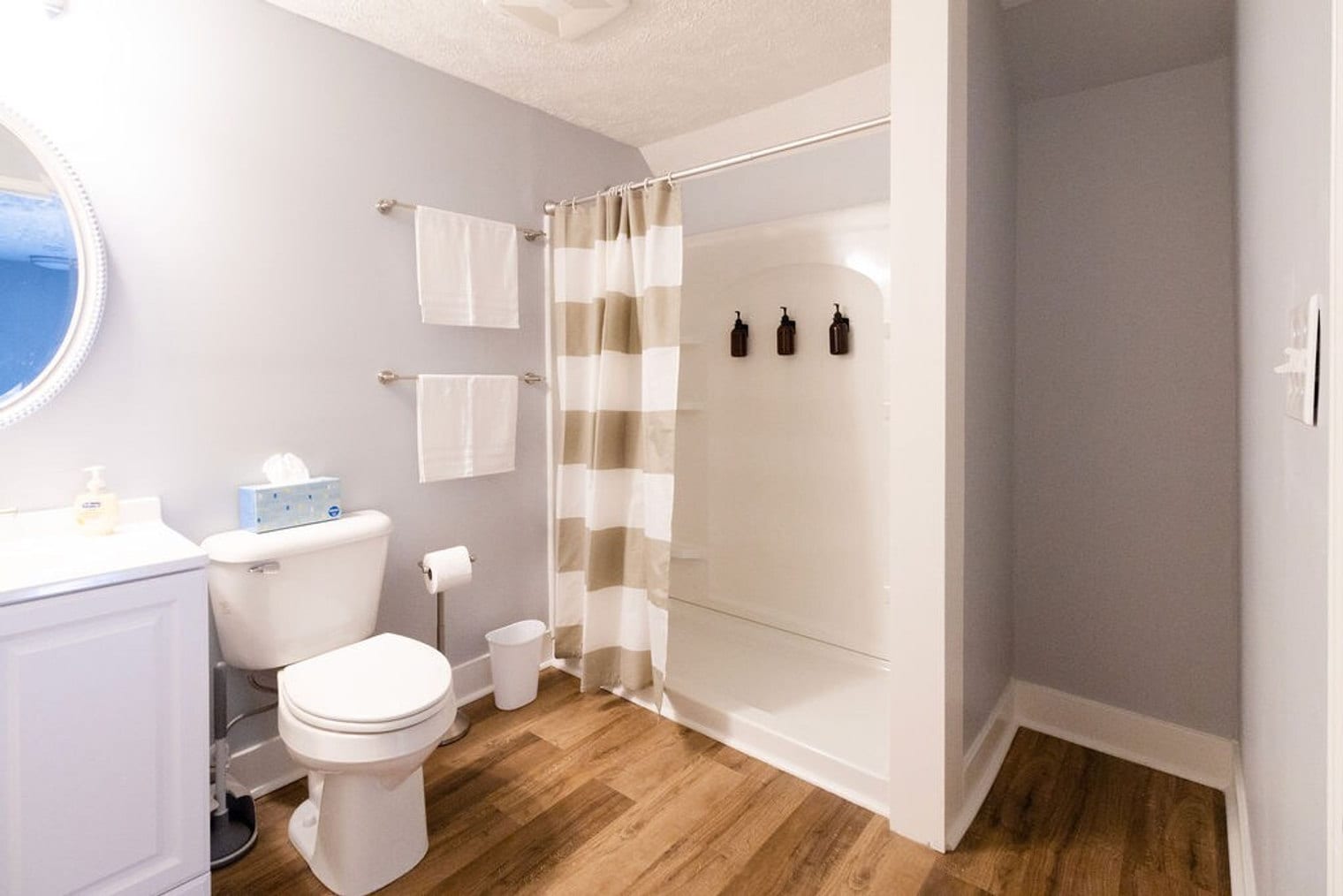 Building Photo - 1501 E 105th St