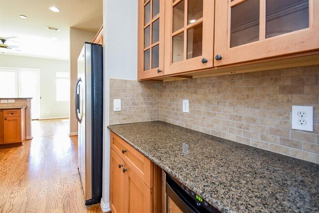 Building Photo - 5615 Winsome Ln