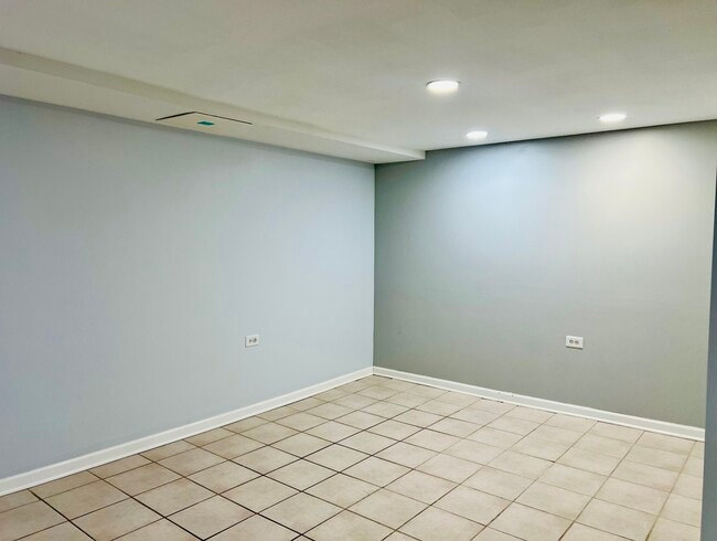 Building Photo - 5249 W 64th Pl