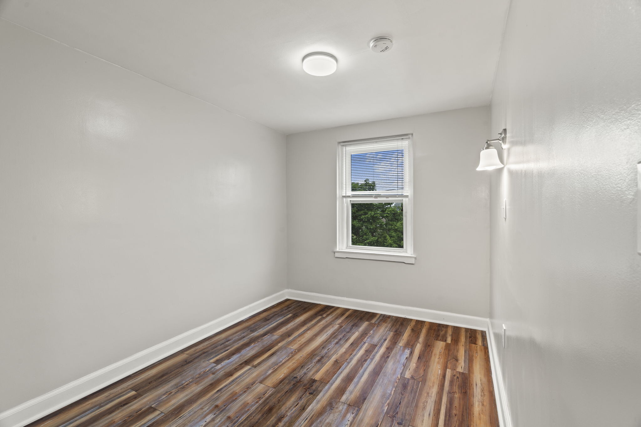 Building Photo - 722 Shaw Ave