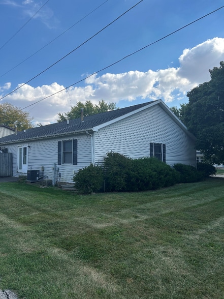 Building Photo - 201 Chamberlain Dr