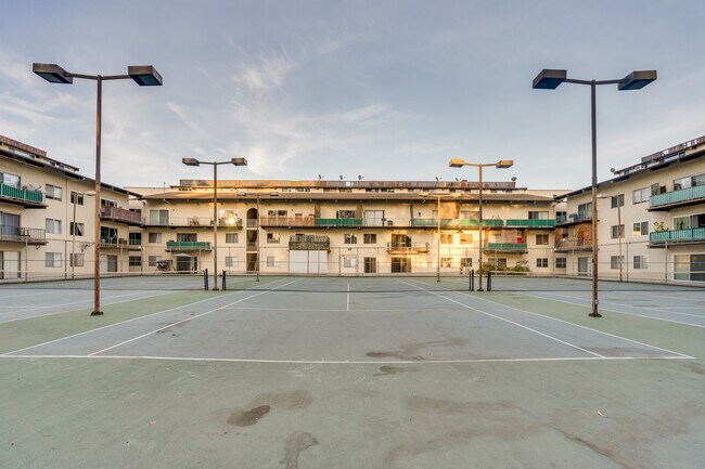 Building Photo - 5460 White Oak Ave