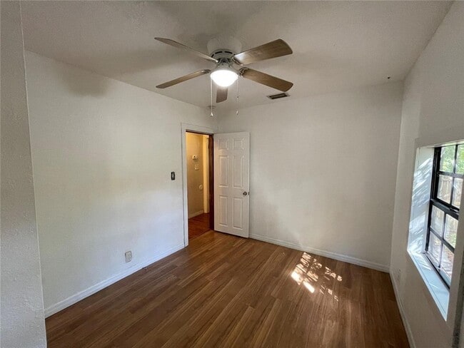 Building Photo - 2525 Emma Cir