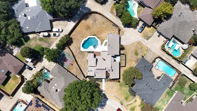 Building Photo - 4001 Bullock Dr