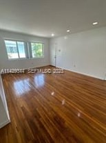 Building Photo - 8226 Crespi Blvd