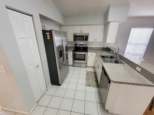 Building Photo - 7942 Chadwick Dr