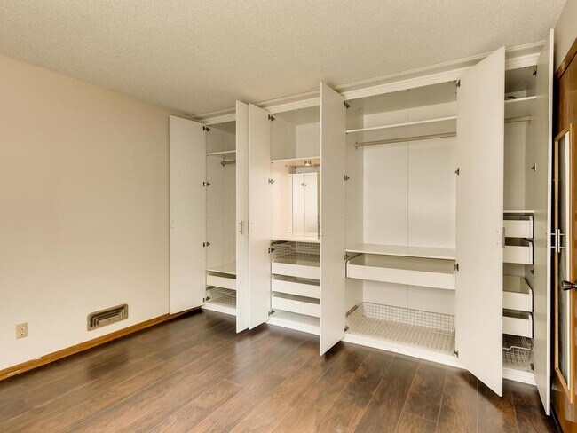 Building Photo - 5417 Emerson Ave S