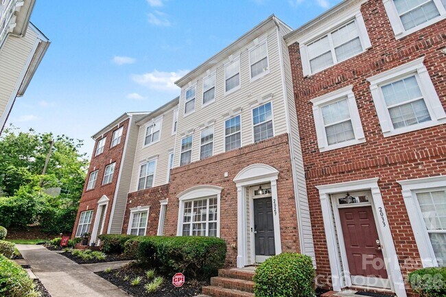 Building Photo - 2029 Kegsworth Dr