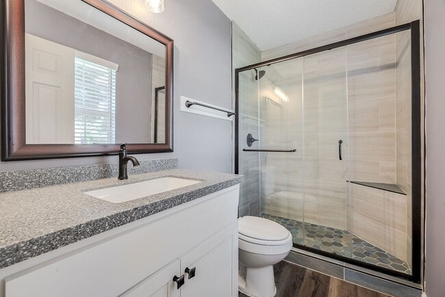 Building Photo - Updated 3BR Home with Fenced Yard in the H...