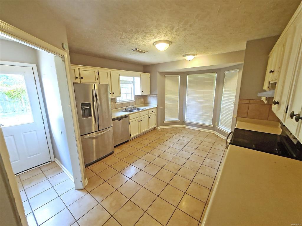 Building Photo - 3661 Horseshoe Cir
