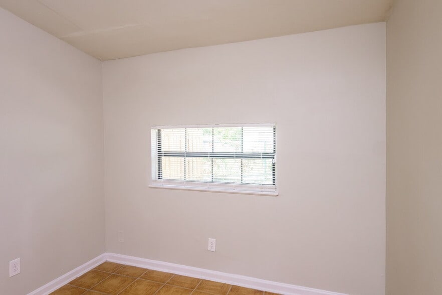 Building Photo - 3880 Jackson Blvd