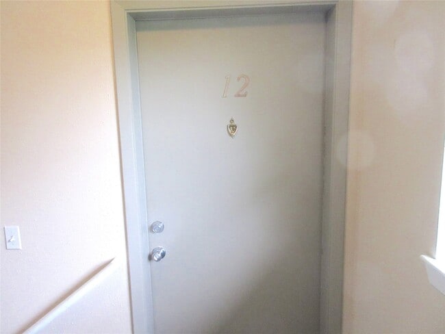 Building Photo - 1230 Shadowdale Dr