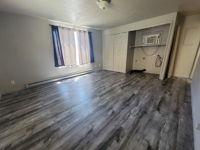 Building Photo - 2622/2624 W Clearwater Ave