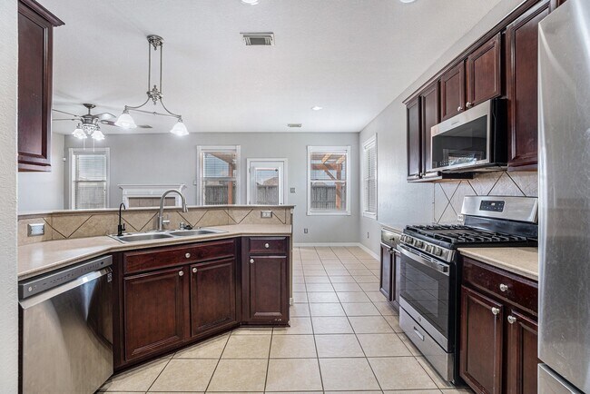 Building Photo - 405 Abbey Ln