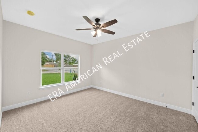 Building Photo - 727 Fairview Dr