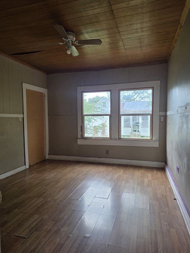 Building Photo - 510 Edwards St