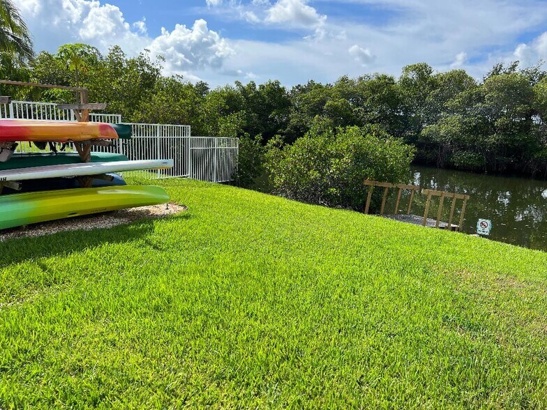 Building Photo - 1860 Robalo Dr