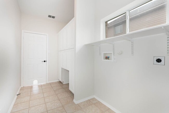 Building Photo - Boerne, TX -Gorgeous home in Kendall County Estates