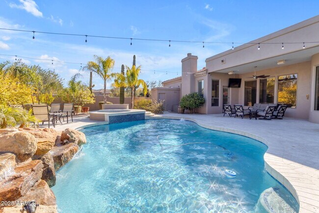 Building Photo - 6938 E Lomas Verdes Dr