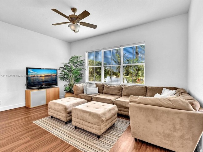 Building Photo - 754 Sunflower Cir