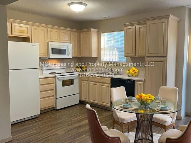 Building Photo - SOUTH GARDEN TOWNHOMES