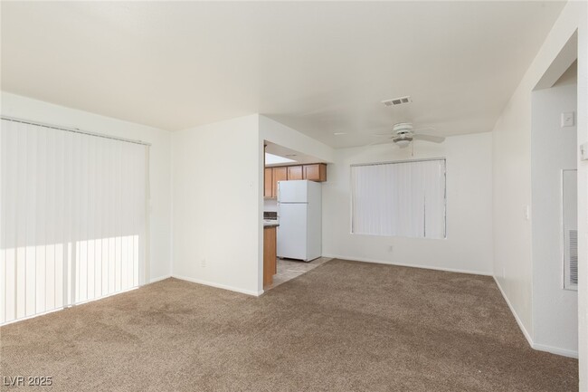 Building Photo - 7300 W Pirates Cove Rd