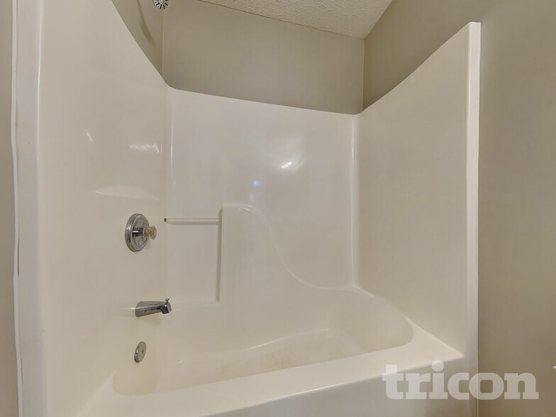 Building Photo - 5739 Newnan Cir