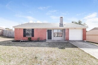 Building Photo - 2942 Mesa View Dr