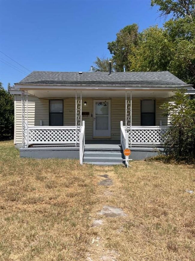 Primary Photo - 815 SW H Ave