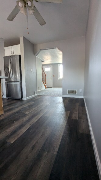 Building Photo - 1048 Parksley Ave