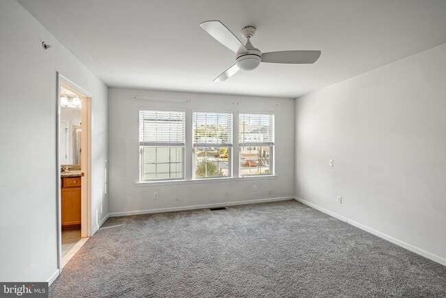 Building Photo - 33 Addison Ln