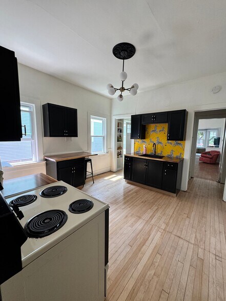 Building Photo - 2970 N Murray Ave