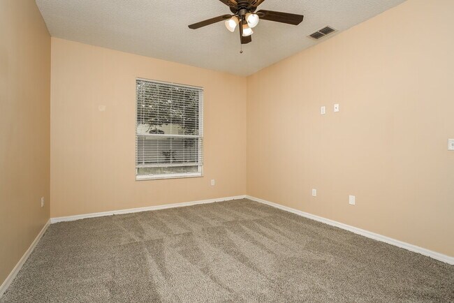 Building Photo - 15822 Pine Lily Ct