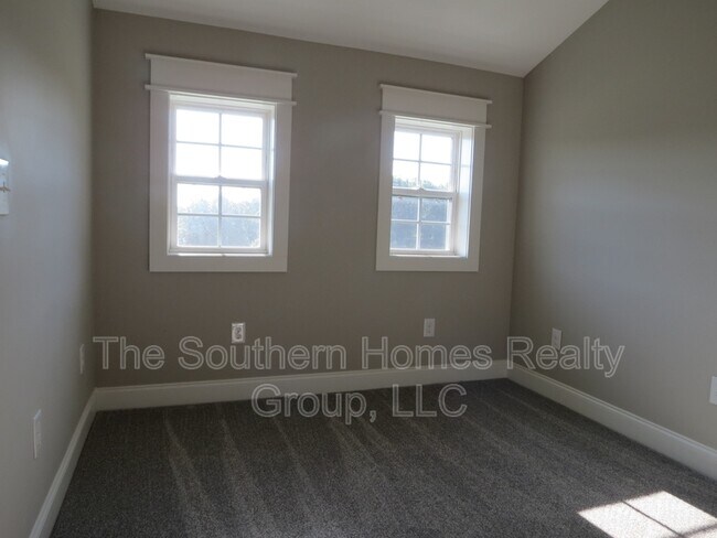 Building Photo - 975 Co Rd 316