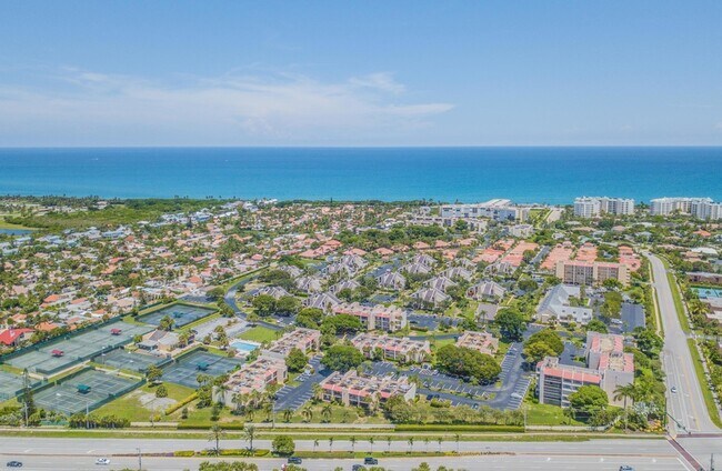 Building Photo - 1605 S US Hwy 1