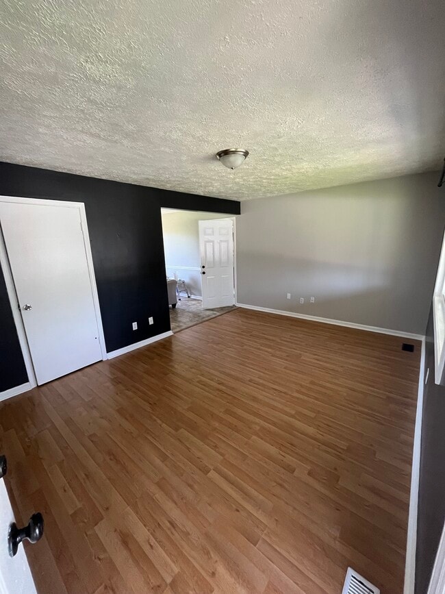 Building Photo - 1506 Yazoo Dr