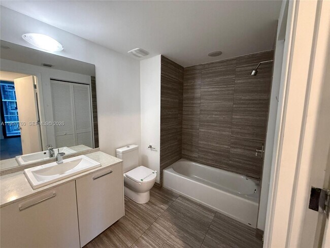 Building Photo - 1010 Brickell Ave