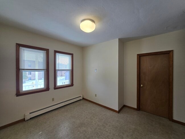 Building Photo - 17 Grafton St