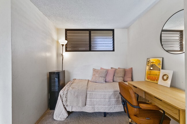 Building Photo - 909 Coolidge St