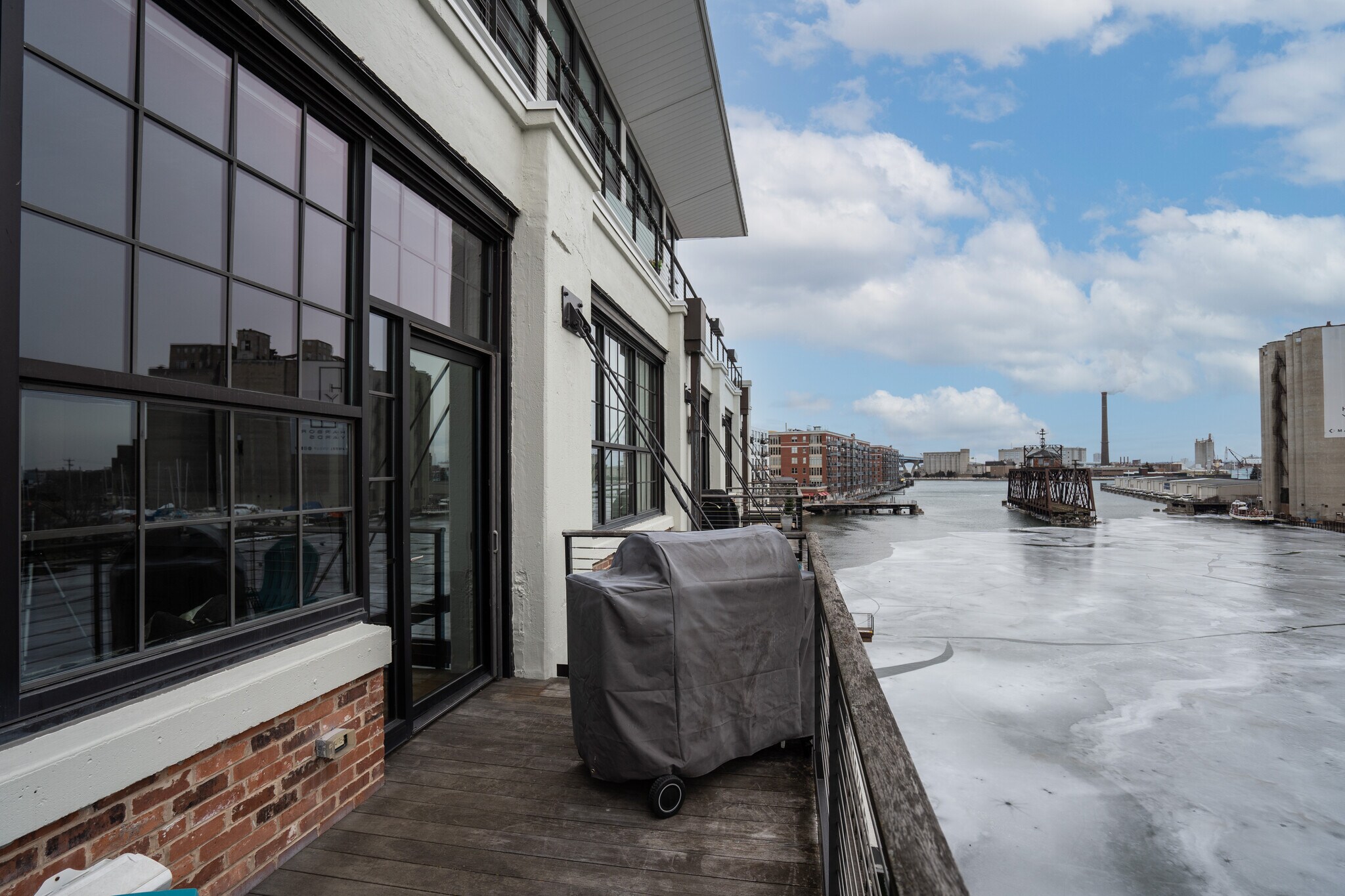 Balcony - 311 E Erie St