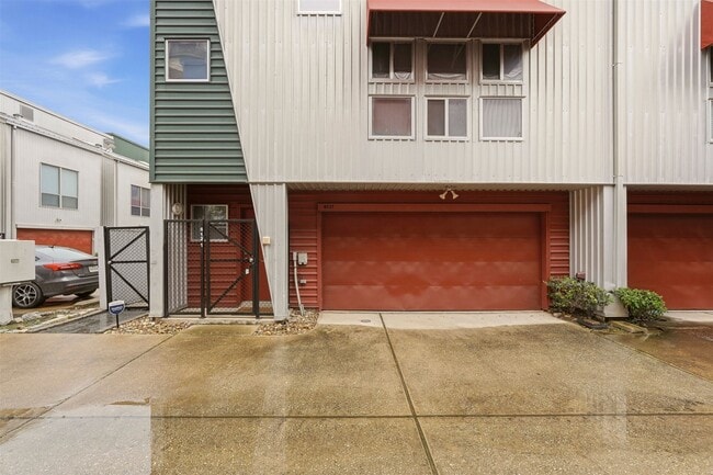 Building Photo - 6121 Gehring St