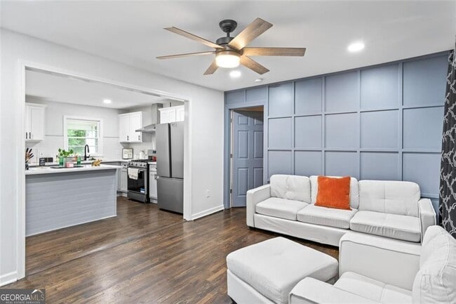 Building Photo - 1326 Stella Cir SW