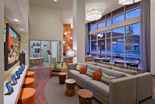 Building Photo - Solstice